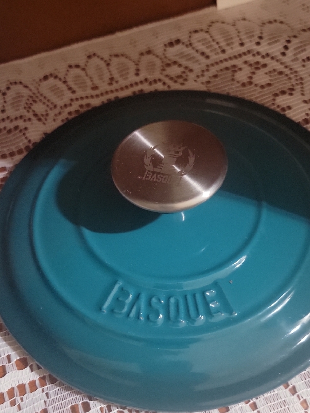 Basque Teal Enamel Saucepan with Lid 2 Qt - Picture 7 of 8